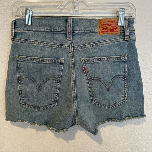 Levi's High Rise Floral Bohemian Embroidered Jean Shorts Size 28 - Picture 4 of 4